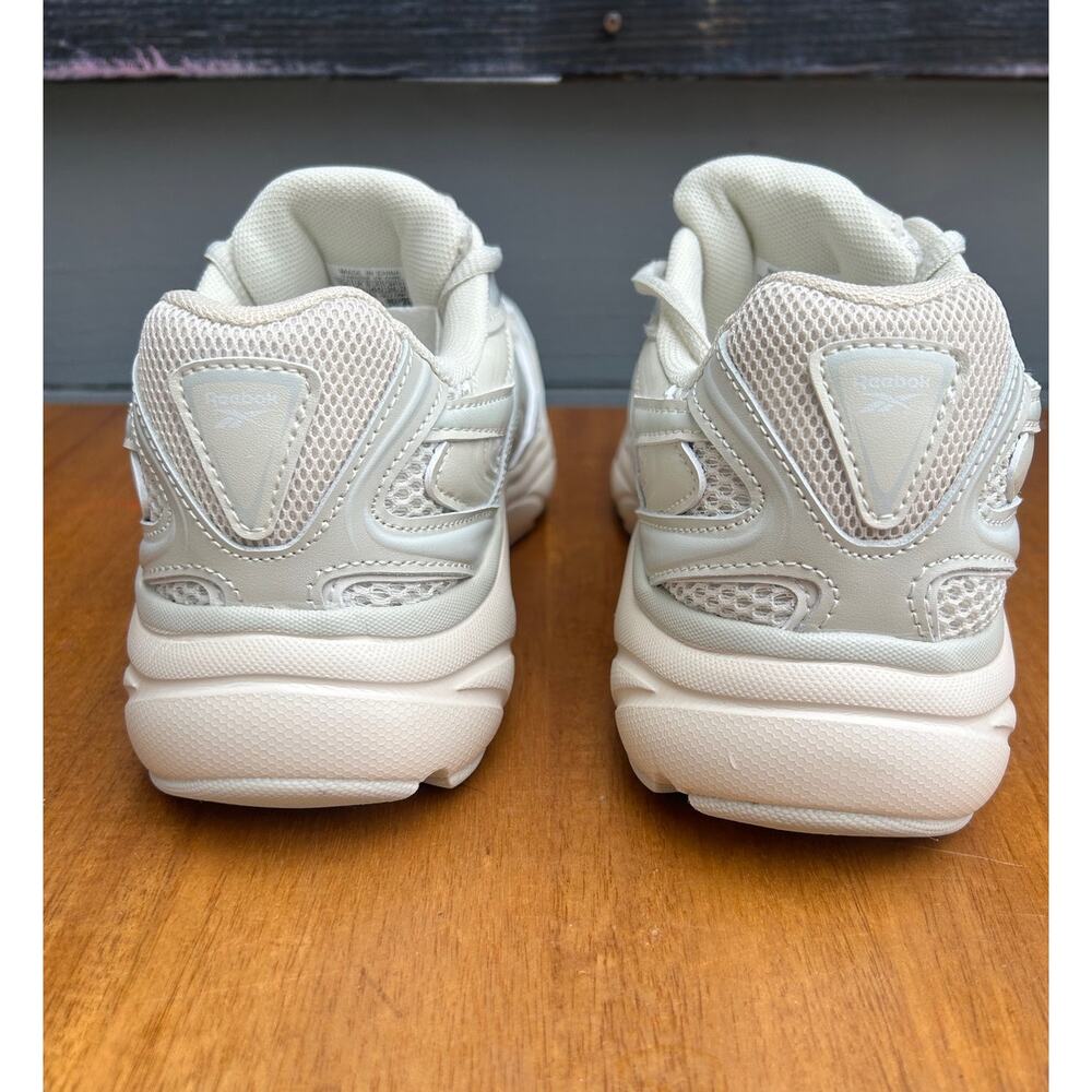 Reebok Bellwave Training Shoes Womens Size 9 Beige Cream Athleisure Sneakers - Picture 2 of 9